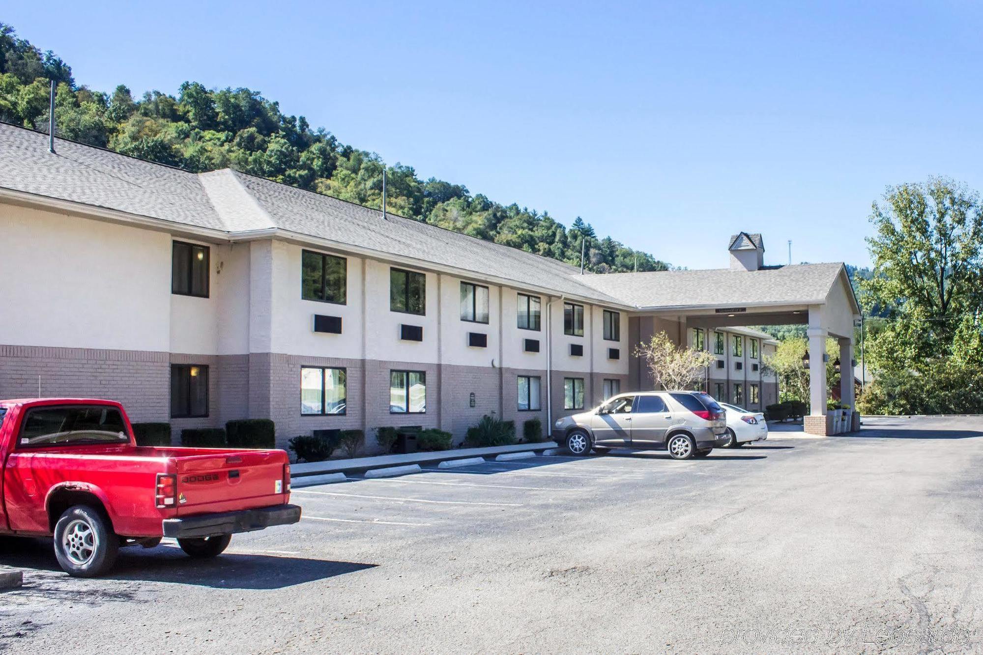 Harlan Quality Inn מראה חיצוני תמונה
